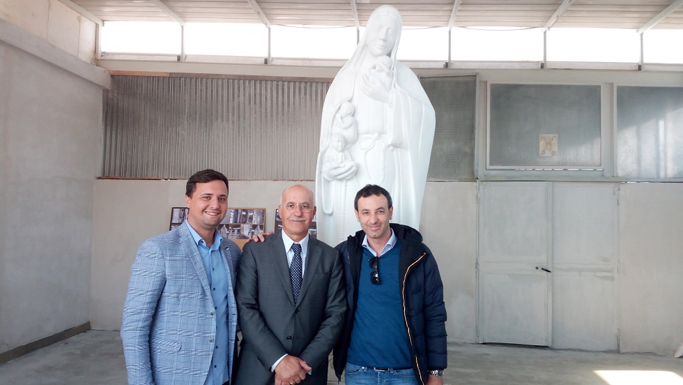 Mariglianella, i complimenti del governo cittadino allo scultore locale Luigi Minichino